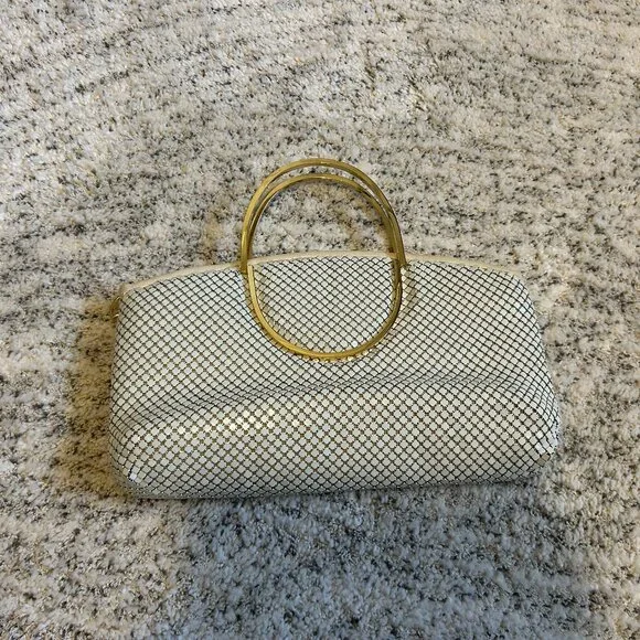 Gold & Metallic PURSE! - Picture 4 of 8
